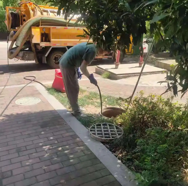 拉孜市政排污管道清淤疏通——专业团队，让您全程省心！
